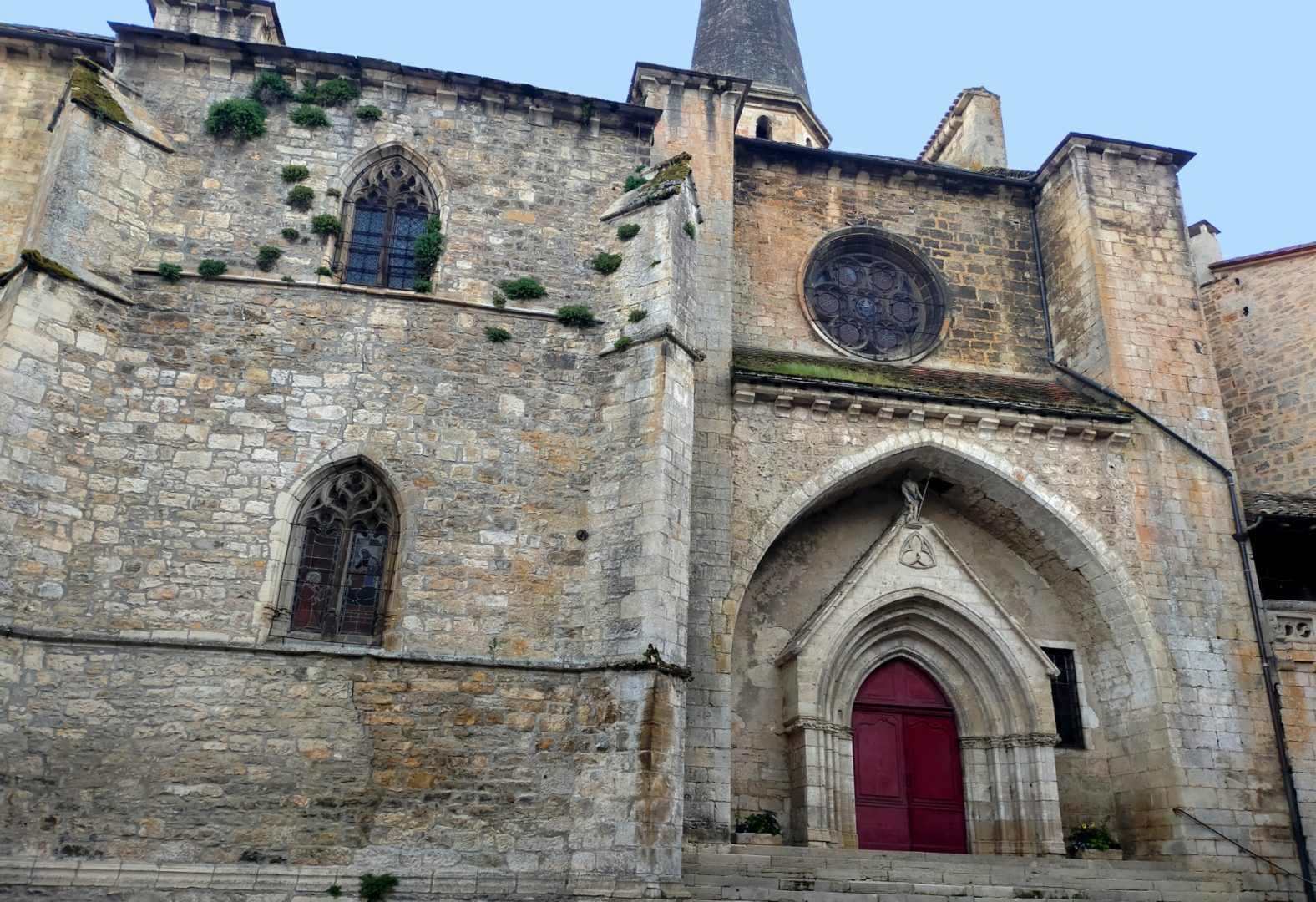 Entrée d'église de Caylus