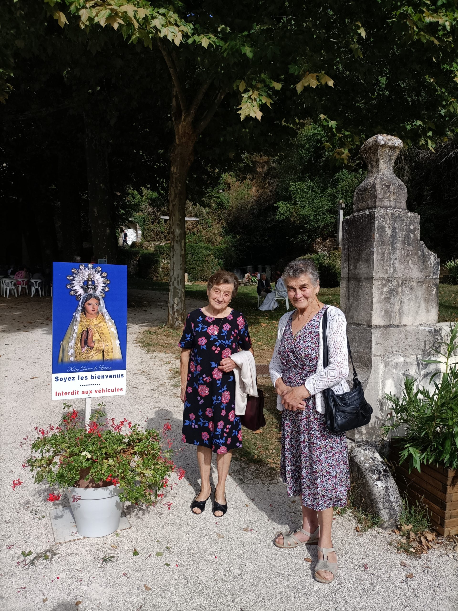 deux paroissiennes de Parisot